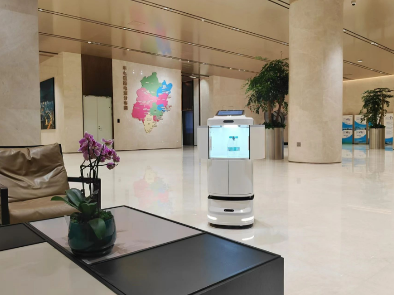 Speedybot Pro Delivery Robot