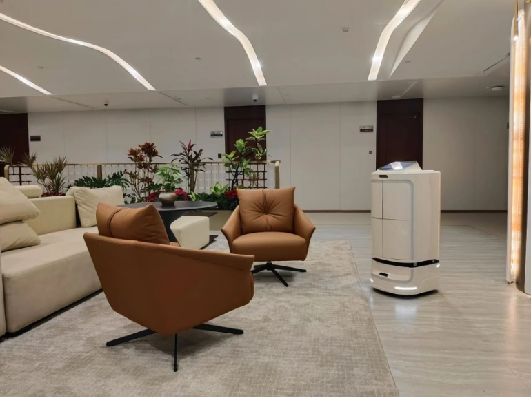 Speedybot Pro Delivery Robot